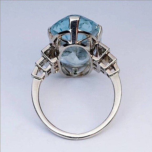 Sterling Silver Aquamarine Ring - Picture 9 of 16